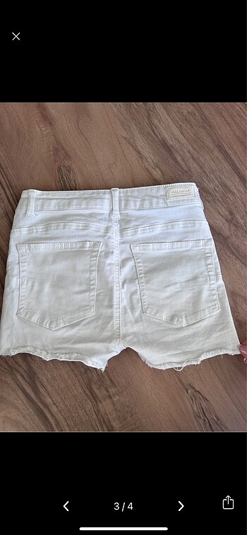 32 Beden pull and bear beyaz şort