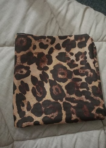 Kahverengi Leopar Desenli Kadın şal - Görsel 3