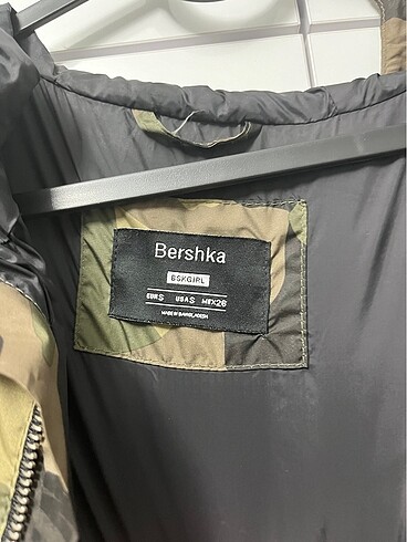 Bershka Yağmurluk
