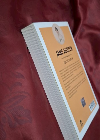 Beden Renk **Jane Austen - Aşk ve Gurur**