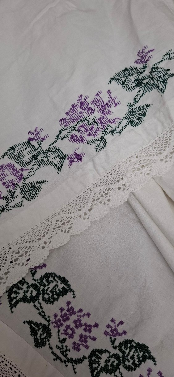 **Kaneviçe İşlemeli Örtü** - Görsel 4