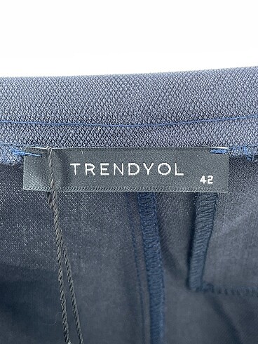 42 Beden çeşitli Renk Trendyol & Milla Düz Kesim %70 İndirimli.