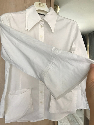 Stil beyaz gömlek