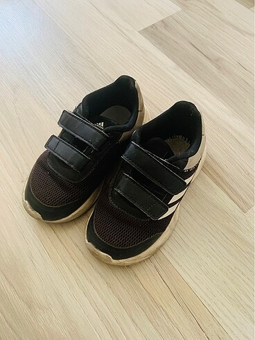 25 Beden Adidas erkek çocuk spor ayakkabı