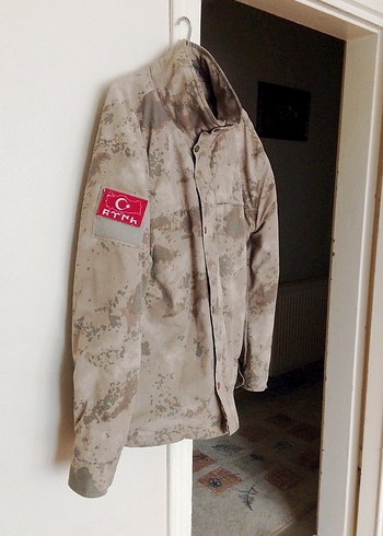 Düğmeli Kamuflaj Desenli Midi Mont - Görsel 2