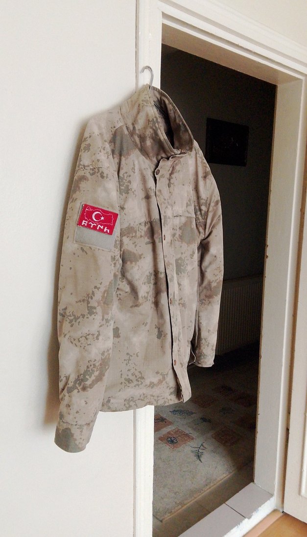 Düğmeli Kamuflaj Desenli Midi Mont - Görsel 2