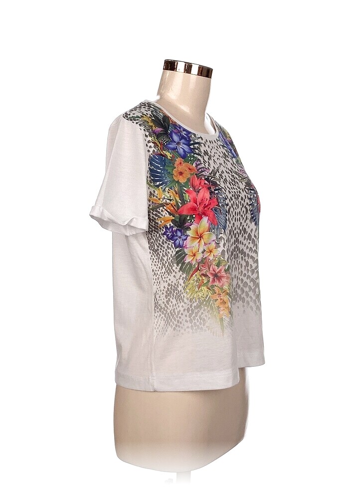 LC Waikiki T-shirt %70 İndirimli. - Görsel 2