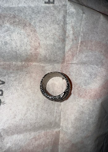 Gri Yılan Desenli Kadın Yüzük - Görsel 4