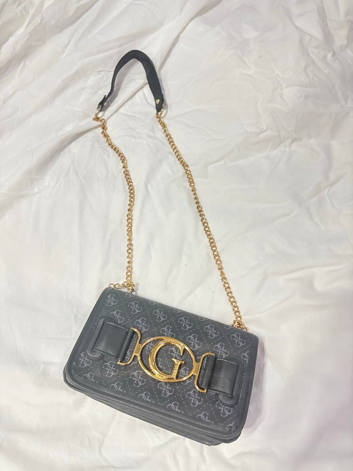 Guess Zincir Detaylı Siyah çanta orjnal faturası mevcut - Görsel 3