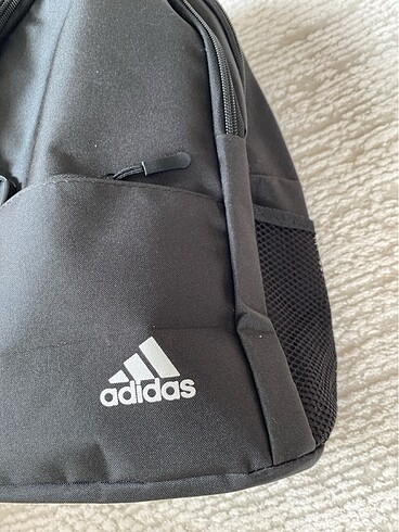  Beden Adidas sırt çantası