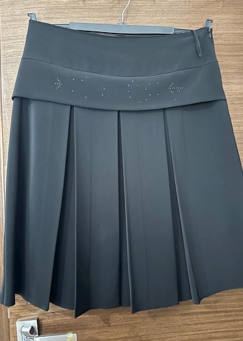 Siyah Pilili Etek
