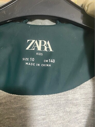 9 Yaş Beden yeşil Renk Zara kız çocuk yağmurluk