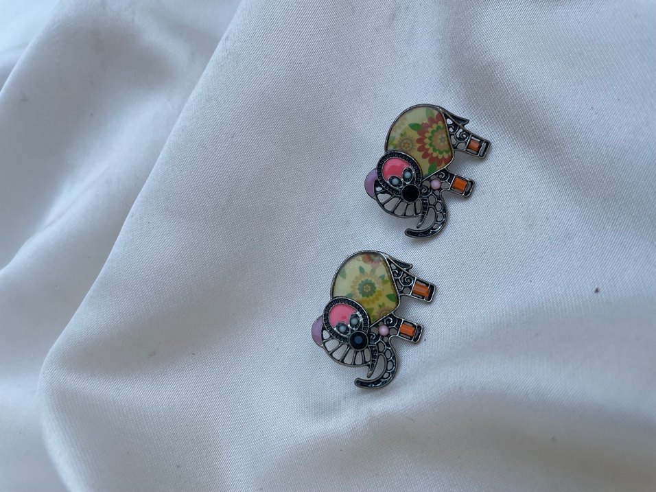 Mini Desenli Boncuklu Kadın Küpeler - Görsel 4