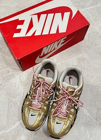 40 Beden beyaz Renk orijinal nike p-6000