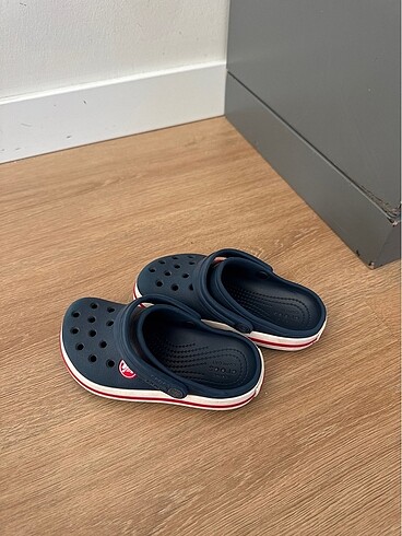 25 Beden Crocs çocuk terlik