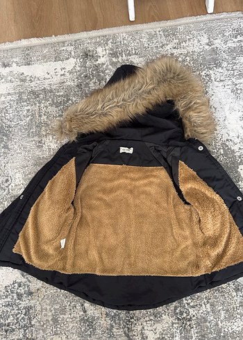 Erkek Çocuk Siyah Kürklü Kapüşonlu Mont 3/4 yaş uyumlu - Görsel 2