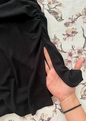 s Beden bershka Siyah Drapeli yirtmacli Straplez mini elbise