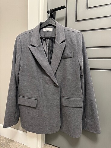 Mai gri vatkalı blazer