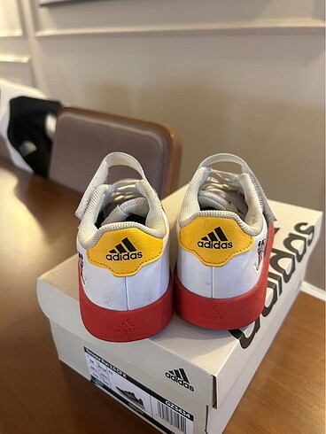 28 Beden Adidas mickey spor ayakkabi