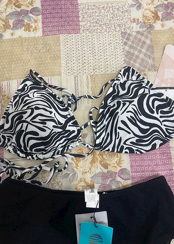 42 Beden Zebra Desenli Siyah Bikini üstü