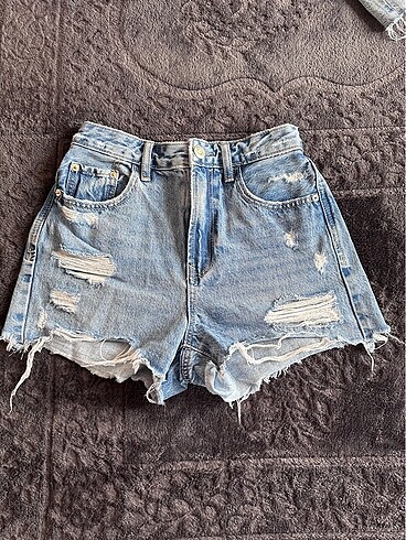 Stradivarius| Distressed Denim Şort