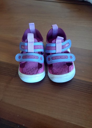 Cırt Cırtlı Kız Çocuk Spor sandalet