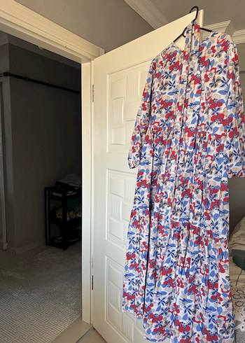 Çiçek Desenli Uzun Pamuklu Elbise - Görsel 2