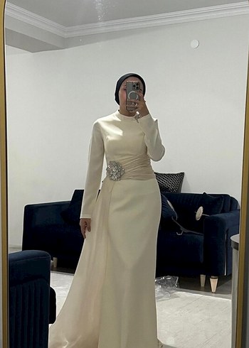 Uzun Kollu Beyaz Tesettür Nişan Elbisesi - Görsel 2