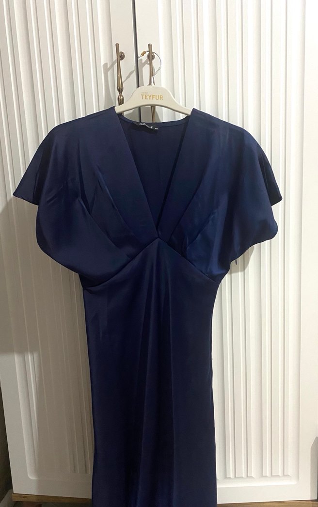 Parlak Lacivert V Yaka Uzun Elbise - Görsel 3