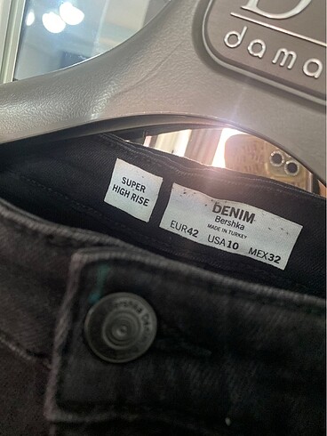 42 Beden siyah Renk Bershka siyah yüksek bel jean