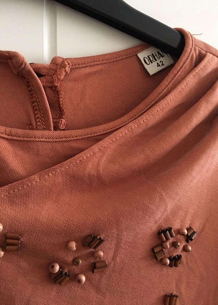 boncuk detaylı fırfırlı uzun elbise - Görsel 2