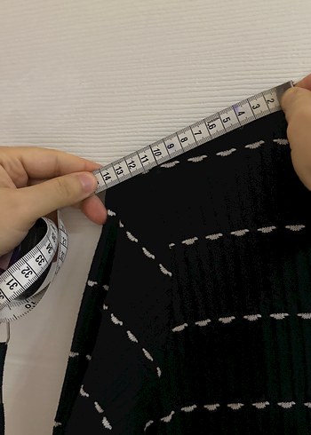 38 Beden Siyah Çizgili Yüksek Yakalı Triko Elbise
