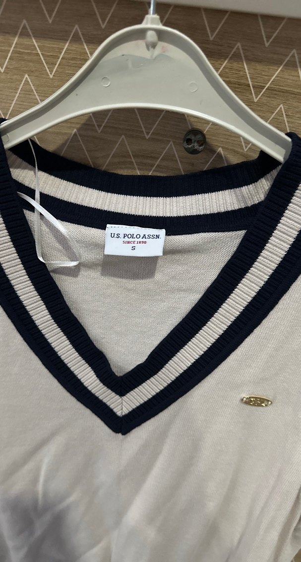 V Yaka Kolsuz Triko Süveter - Görsel 2