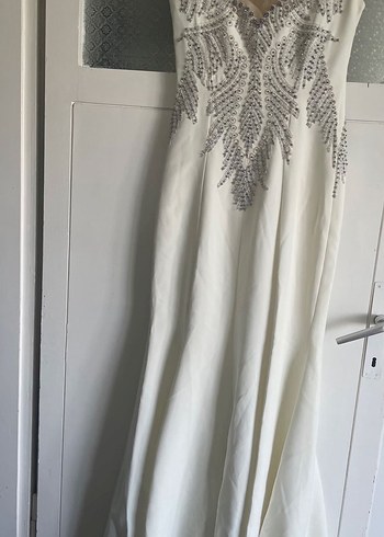 Payetli Nakışlı V Yaka Beyaz Midi Elbise - Görsel 4