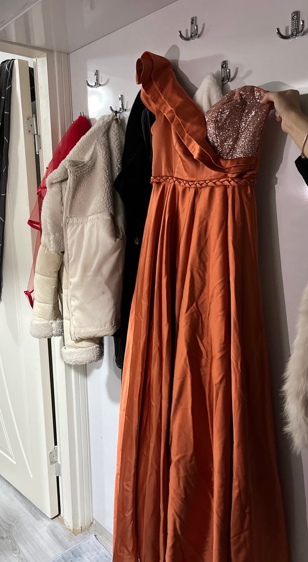 Turuncu Drapeli Tek Omuz Abiye Elbise - Görsel 2