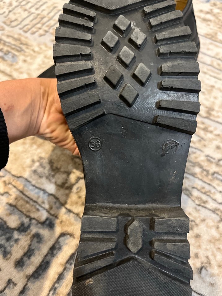 Zincir Detaylı Siyah Deri Kadın ayakkabı - Görsel 4