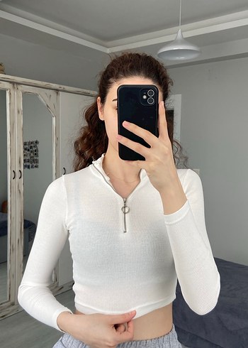 Beyaz Yarım Fermuarlı Crop Top - Görsel 2