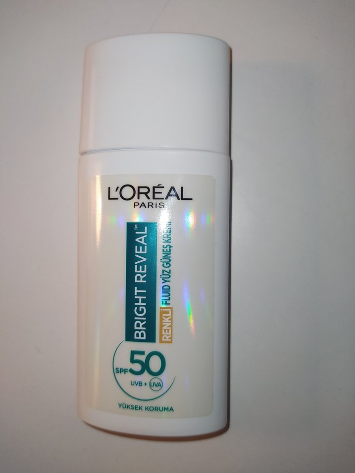L'Oréal Bright Reveal Renkli Güneş Kremi SPF 50 - Görsel 2