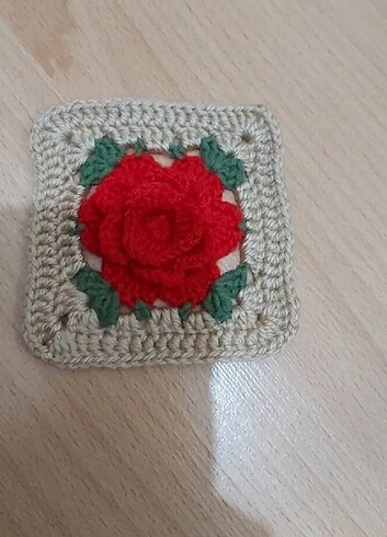 Gül motif örgü