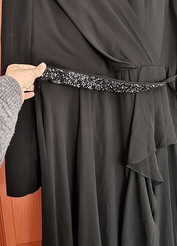 48 Beden Kemeri taşlı elbise 