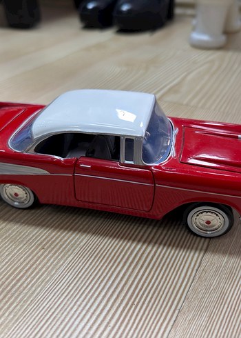 Kırmızı 1957 chevrolet Oyuncak Araba - Görsel 7