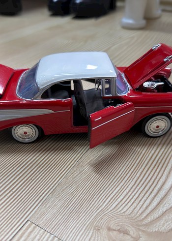 Kırmızı 1957 chevrolet Oyuncak Araba - Görsel 4