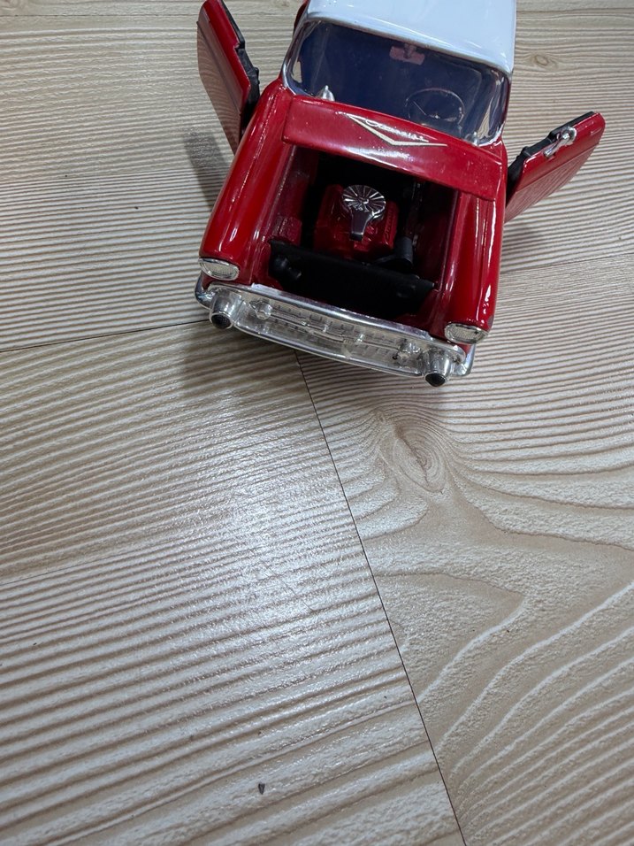 Kırmızı 1957 chevrolet Oyuncak Araba - Görsel 3