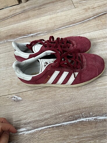 36,5 Beden Adidas spor ayakkabı