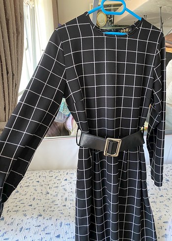 Kemerli Siyah Ekose Midi Elbise - Görsel 2