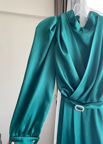 Turkuaz Uzun Saten Elbise - Görsel 3