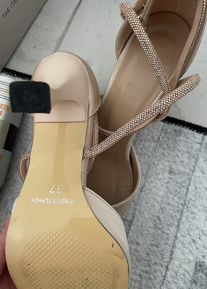 Topuklu ayakkabı - Görsel 4