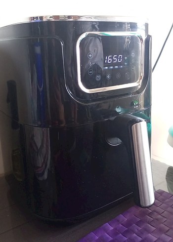 Siyah Dijital Ekranlı Hava Fritözü 1650W