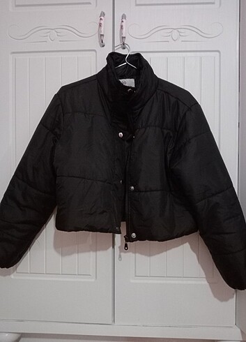 Crop şişme mont