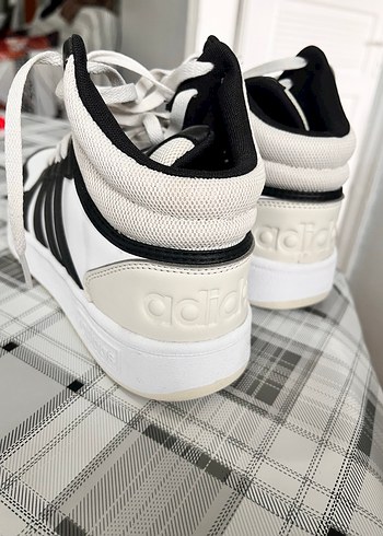 Beyaz Siyah Bağcıklı Kadın Spor Ayakkabı - Görsel 3